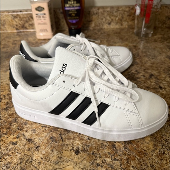 Adidas White and Black Sneakers - Picture 4 of 4
